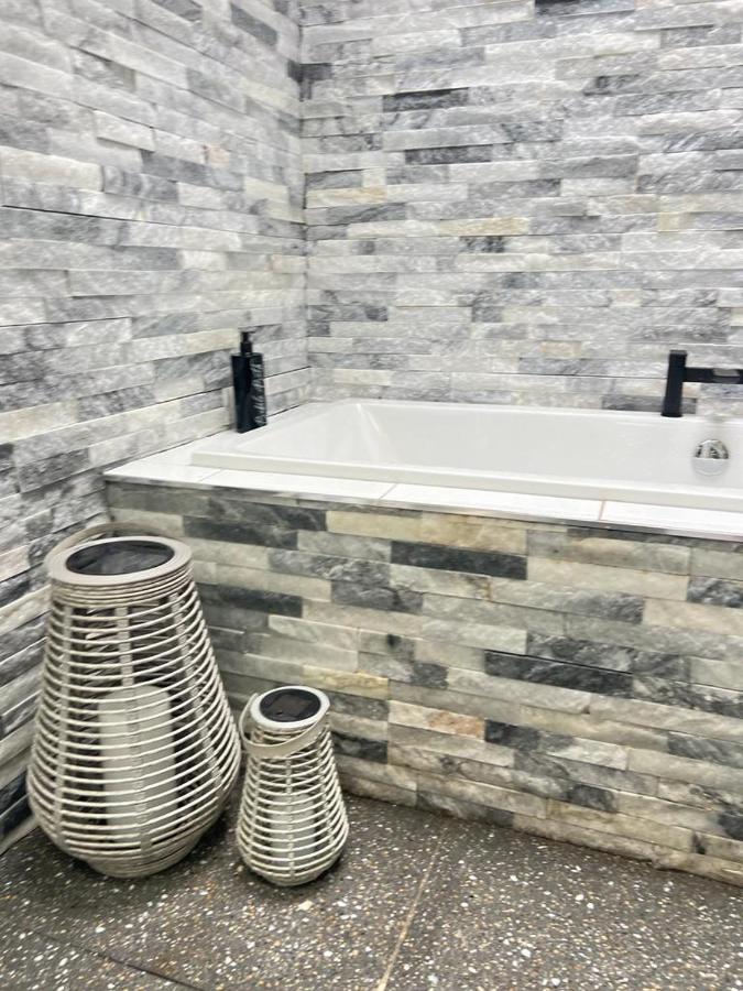 Central Belfast Modern Apartment Great Location Free Parking Экстерьер фото