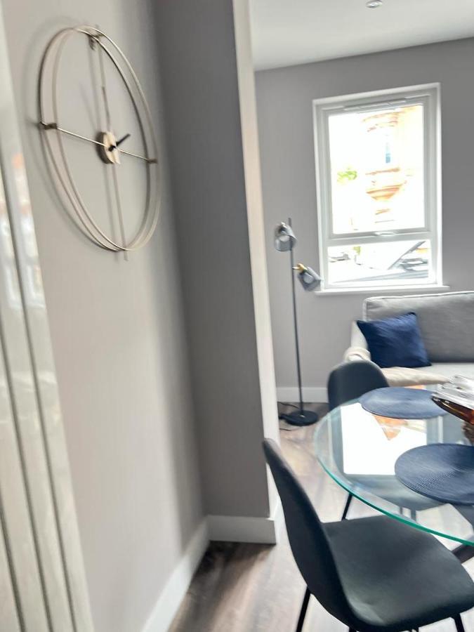 Central Belfast Modern Apartment Great Location Free Parking Экстерьер фото